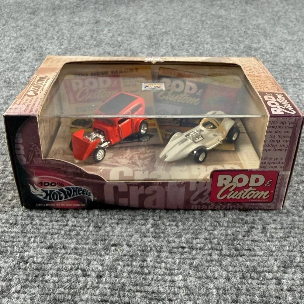 Hot Wheels Rod & Custom 2 Car Set Orange White Manta Ray Orange Crate